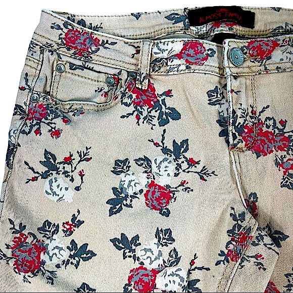 Almost Famous size 13 cream/tan jeans, red & white floral & green leaves design - Picture 3 of 13